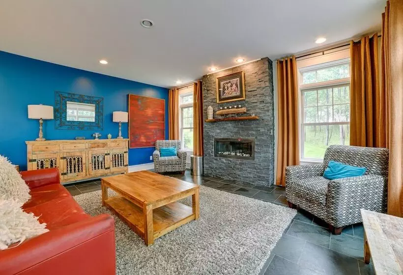 Secluded Ithaca Home W/ Hot Tub ~ 5 Mi To Cornell!