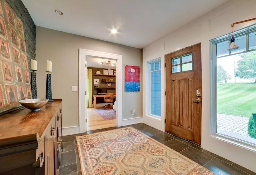 Secluded Ithaca Home W/ Hot Tub ~ 5 Mi To Cornell!