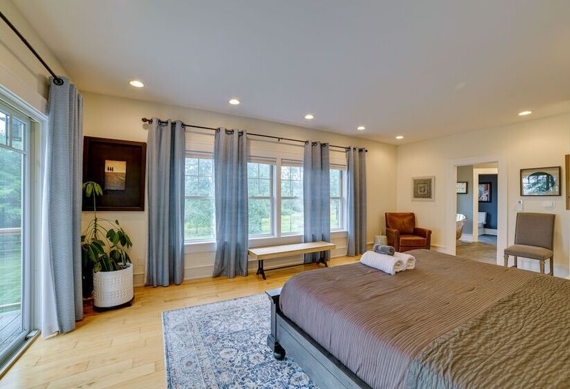 Secluded Ithaca Home W/ Hot Tub ~ 5 Mi To Cornell!