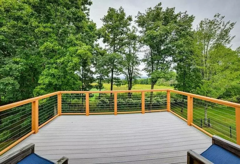 Secluded Ithaca Home W/ Hot Tub ~ 5 Mi To Cornell!