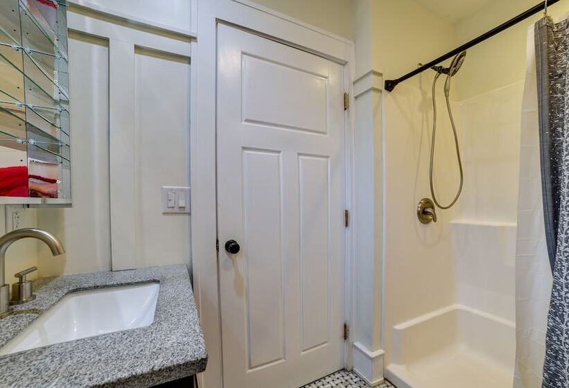 Secluded Ithaca Home W/ Hot Tub ~ 5 Mi To Cornell!