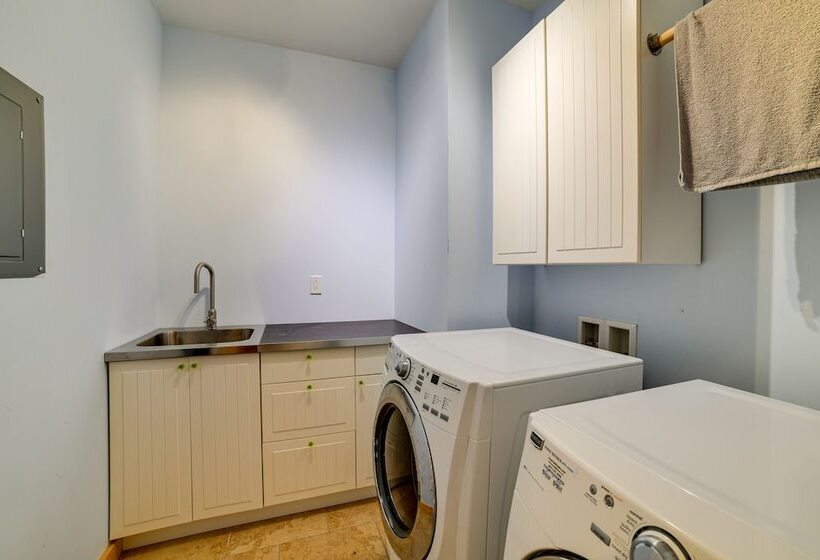 Secluded Ithaca Home W/ Hot Tub ~ 5 Mi To Cornell!