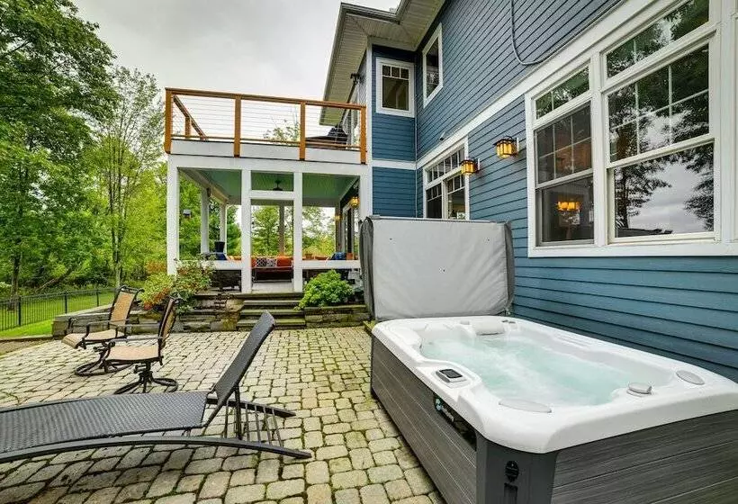 Secluded Ithaca Home W/ Hot Tub ~ 5 Mi To Cornell!