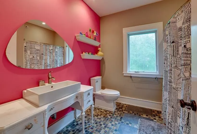 Secluded Ithaca Home W/ Hot Tub ~ 5 Mi To Cornell!