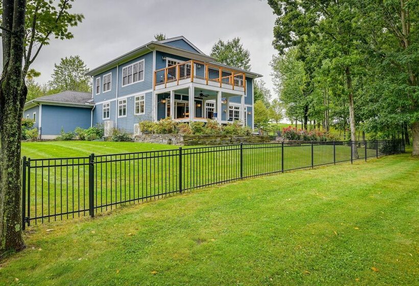 Secluded Ithaca Home W/ Hot Tub ~ 5 Mi To Cornell!