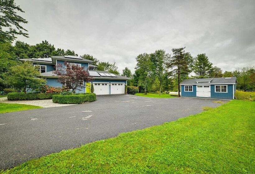 Secluded Ithaca Home W/ Hot Tub ~ 5 Mi To Cornell!