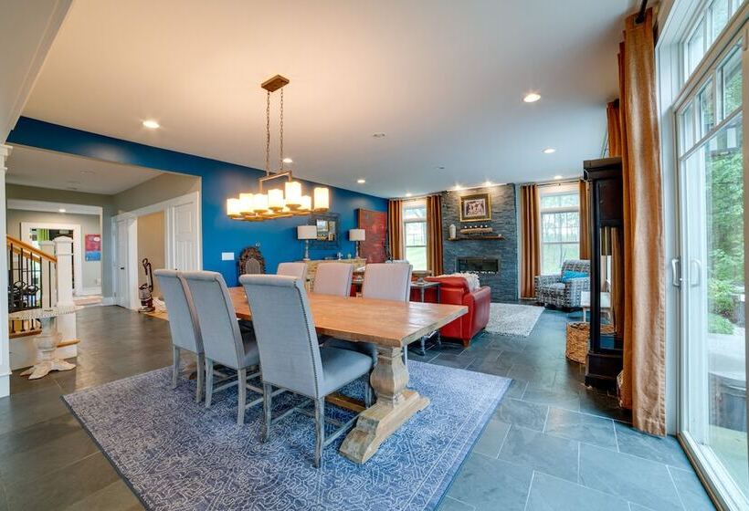 Secluded Ithaca Home W/ Hot Tub ~ 5 Mi To Cornell!