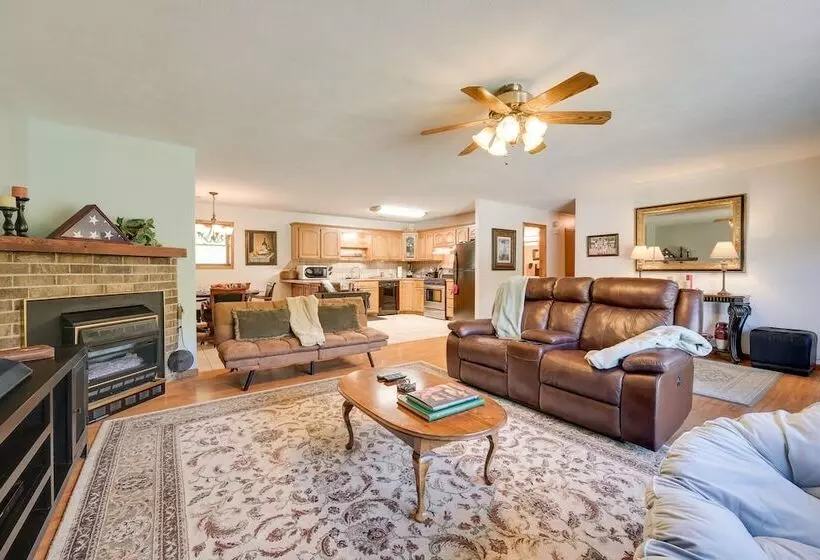 Serene Ava Countryside Home W/ Deck & Fire Pit