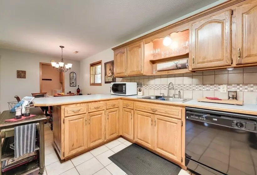 Serene Ava Countryside Home W/ Deck & Fire Pit