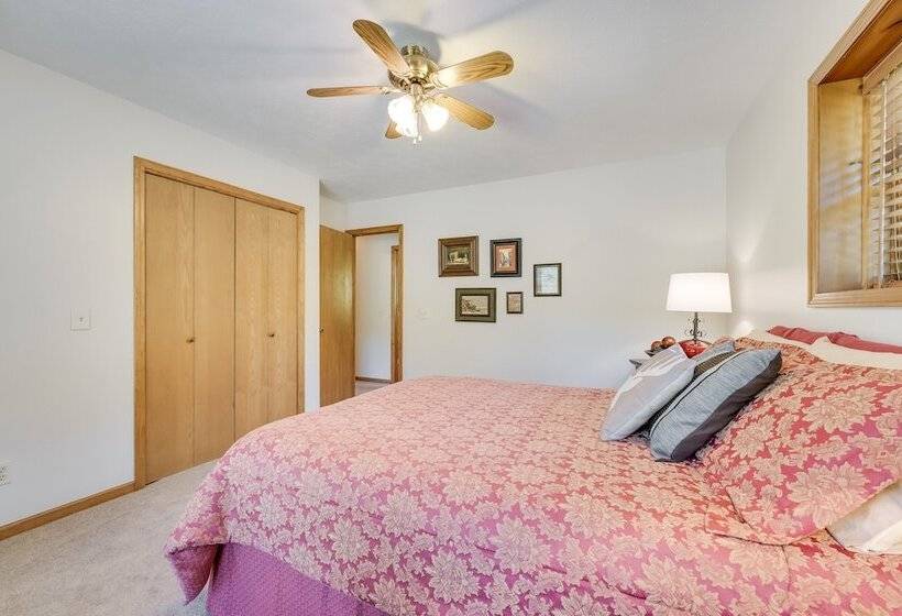 Serene Ava Countryside Home W/ Deck & Fire Pit