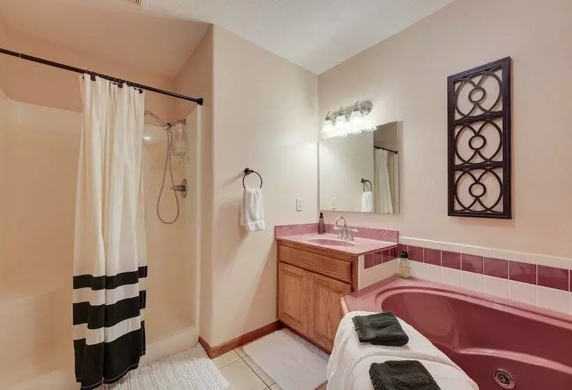 Serene Ava Countryside Home W/ Deck & Fire Pit