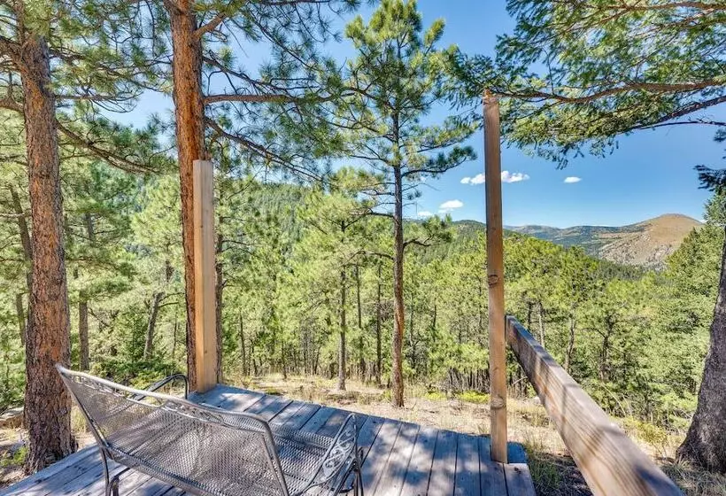 Serene Home W/ Hot Tub   6 Mi To Boulder Falls!
