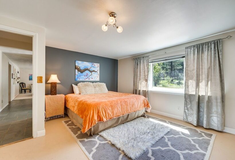 Serene Home W/ Hot Tub 6 Mi To Boulder Falls!