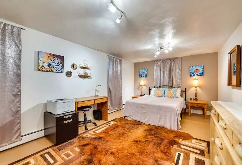 Serene Home W/ Hot Tub   6 Mi To Boulder Falls!