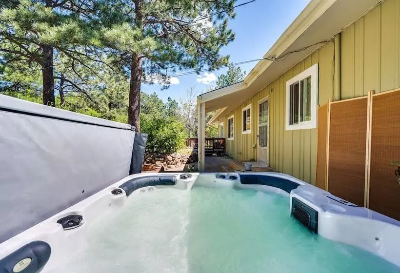 Serene Home W/ Hot Tub   6 Mi To Boulder Falls!