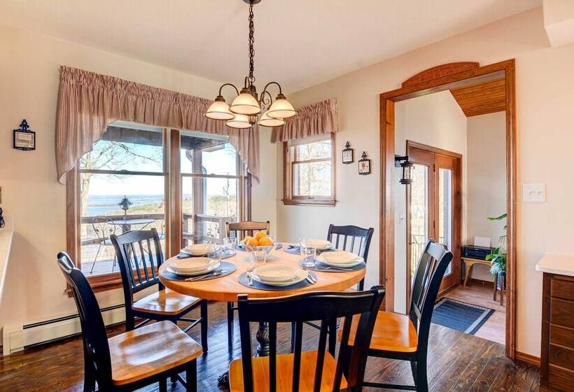 Spacious Retreat W/ Stunning Norfork Lake Views!