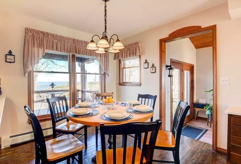 Spacious Retreat W/ Stunning Norfork Lake Views!
