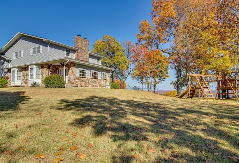 Spacious Retreat W/ Stunning Norfork Lake Views!