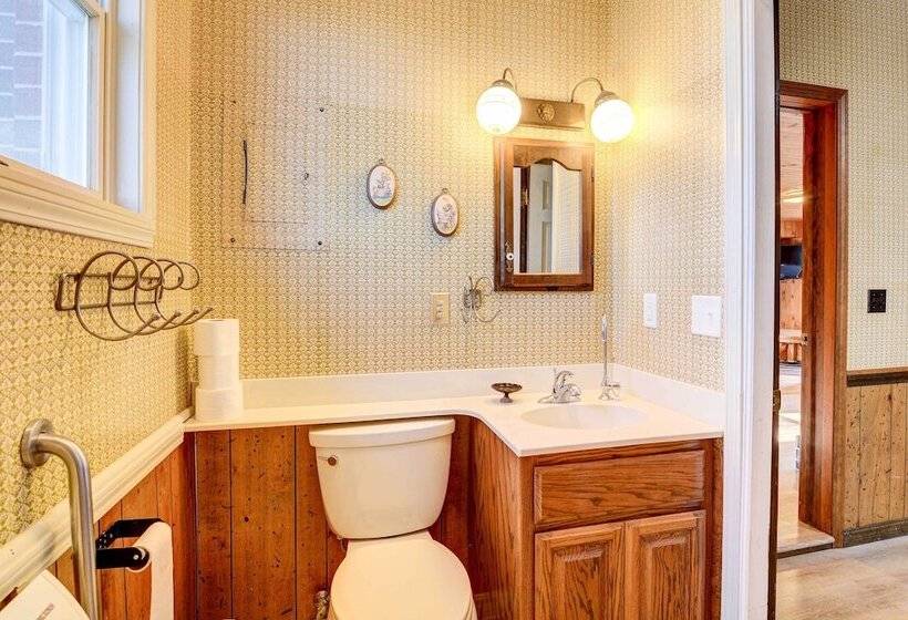 Spacious Retreat W/ Stunning Norfork Lake Views!