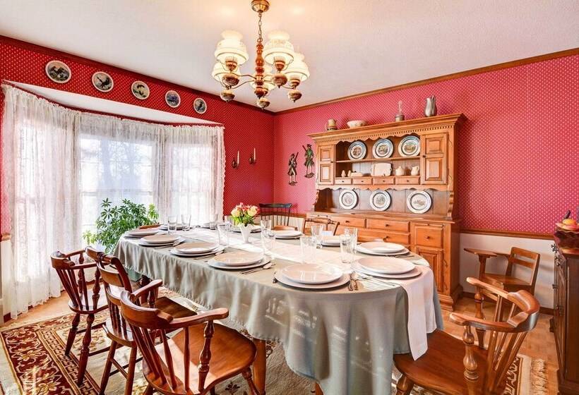 Spacious Retreat W/ Stunning Norfork Lake Views!