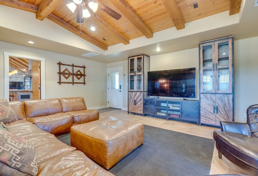 Sprawling Leander Home W/ Game Room!
