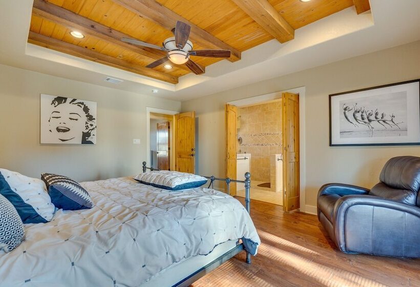 Sprawling Leander Home W/ Game Room!