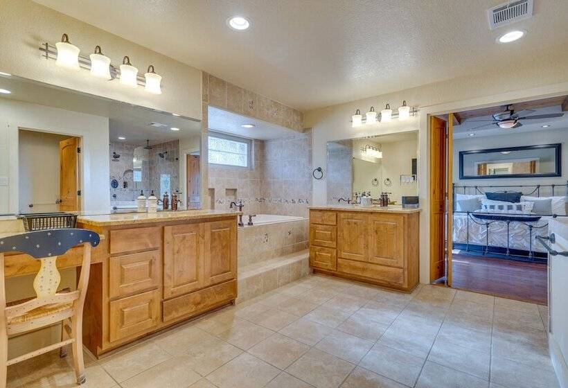 Sprawling Leander Home W/ Game Room!