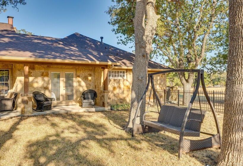 Sprawling Leander Home W/ Game Room!