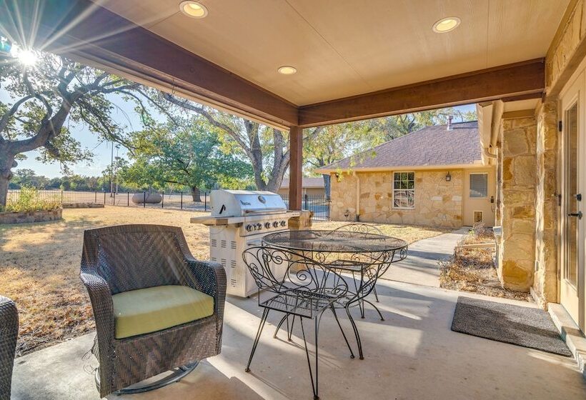 Sprawling Leander Home W/ Game Room!