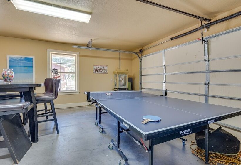 Sprawling Leander Home W/ Game Room!