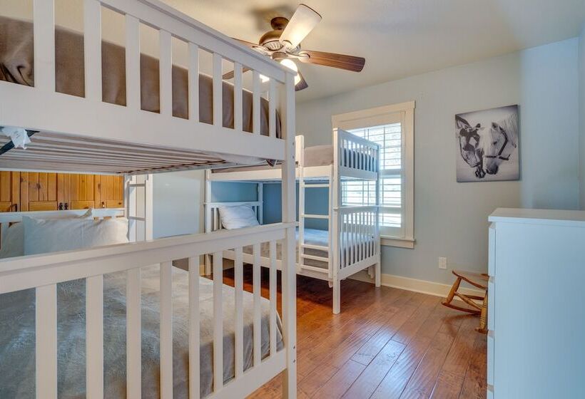 Sprawling Leander Home W/ Game Room!