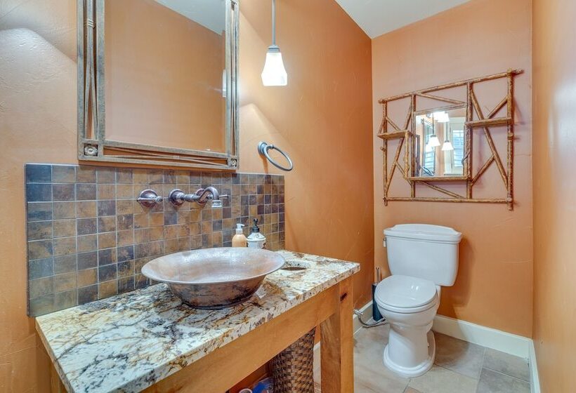 Sprawling Leander Home W/ Game Room!