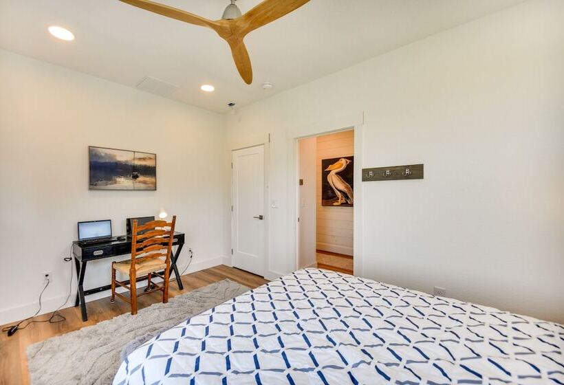 Stunning Chesapeake Bay Farmhouse W/ Dock & Kayaks