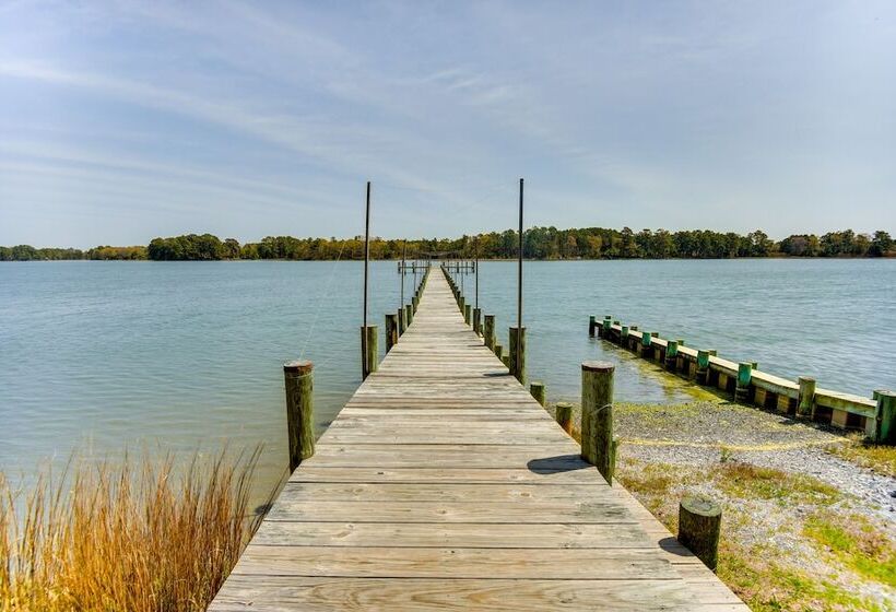 Stunning Chesapeake Bay Farmhouse W/ Dock & Kayaks