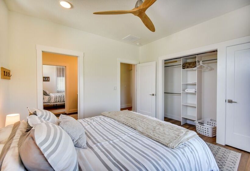 Stunning Chesapeake Bay Farmhouse W/ Dock & Kayaks