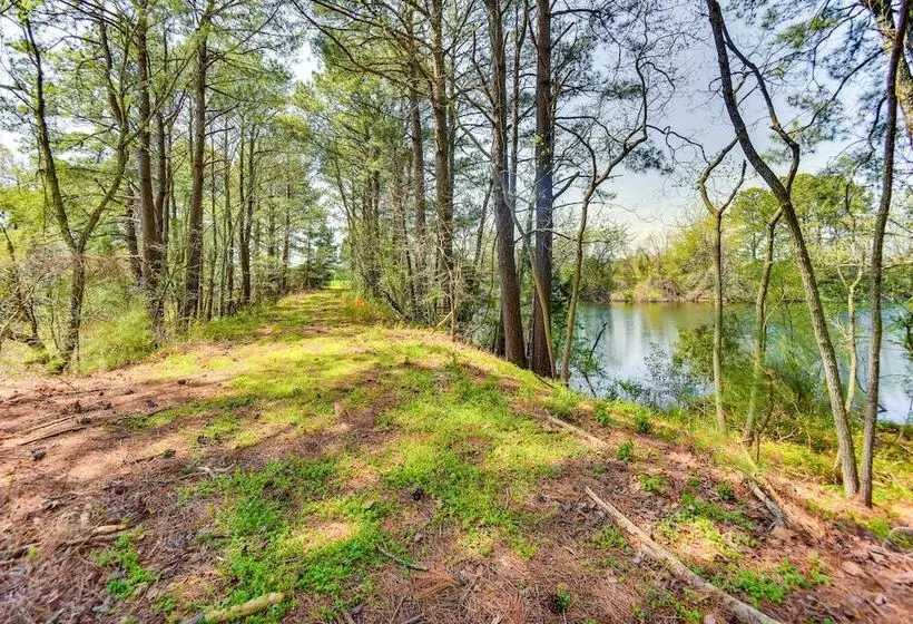 Stunning Chesapeake Bay Farmhouse W/ Dock & Kayaks