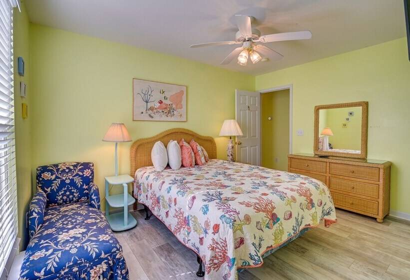 Walk To Ocean & Pier: Surfside Beach House W/ Pool