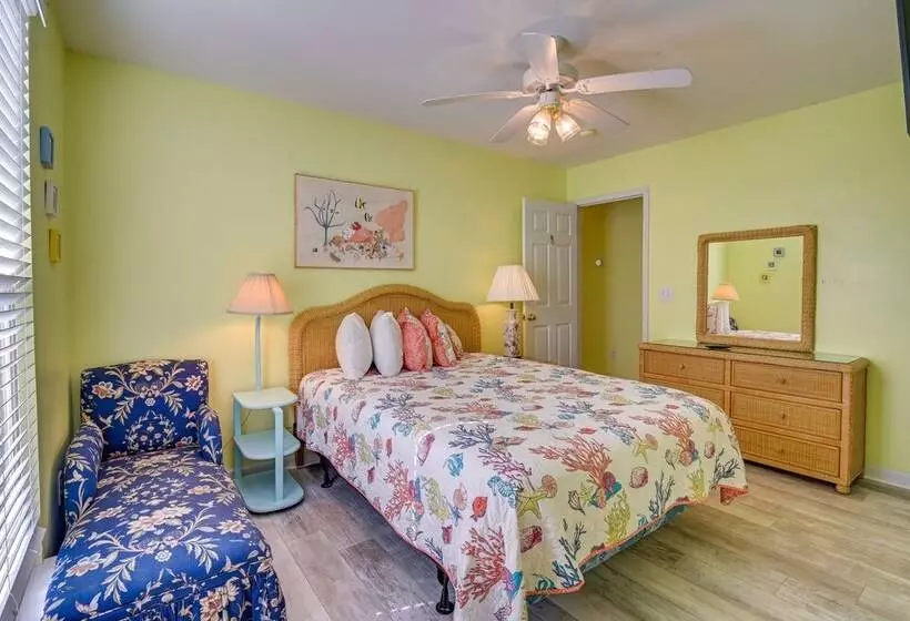 Walk To Ocean & Pier: Surfside Beach House W/ Pool