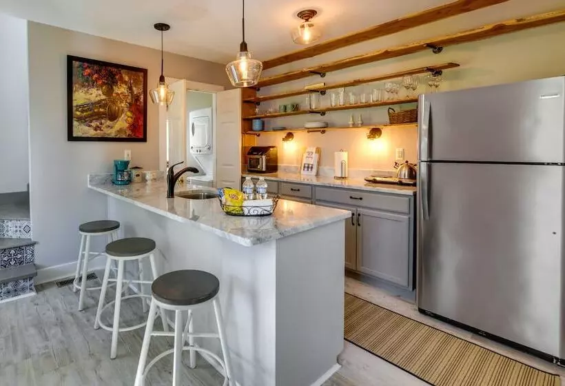 Tranquil Cottage In Virginia Countryside W/ Pond!