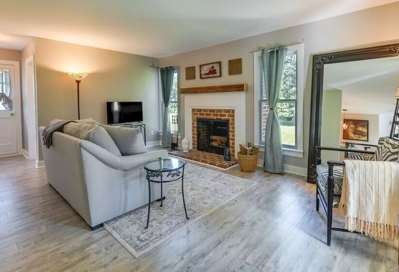 Tranquil Cottage In Virginia Countryside W/ Pond!