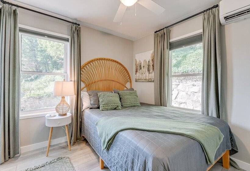 Updated + Modern Waynesville Cottage W/ Fire Pit