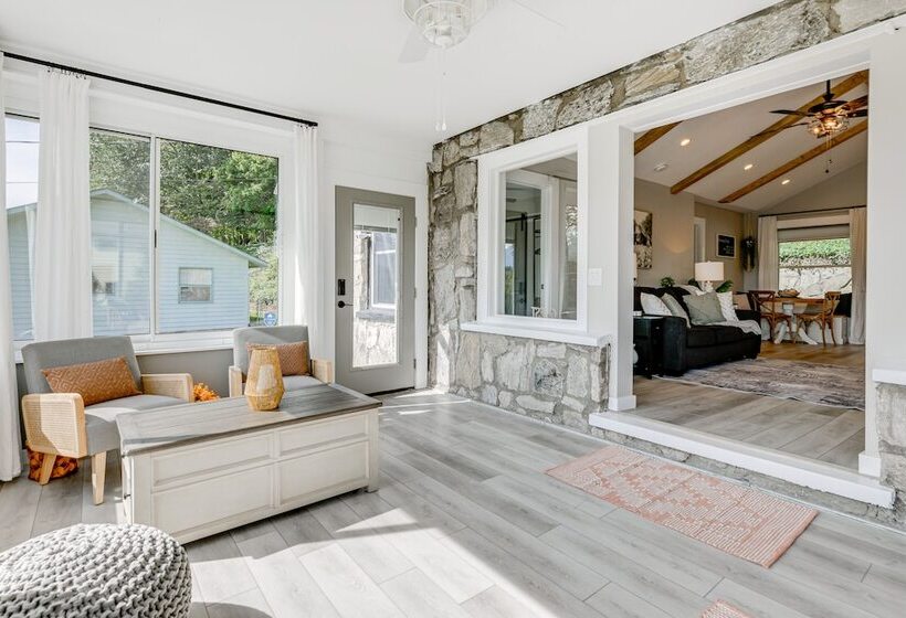 Updated + Modern Waynesville Cottage W/ Fire Pit