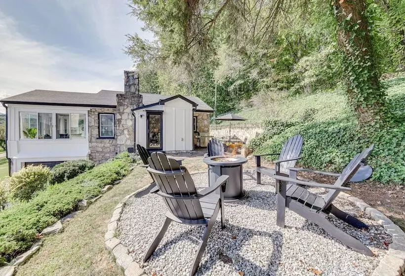 Updated + Modern Waynesville Cottage W/ Fire Pit