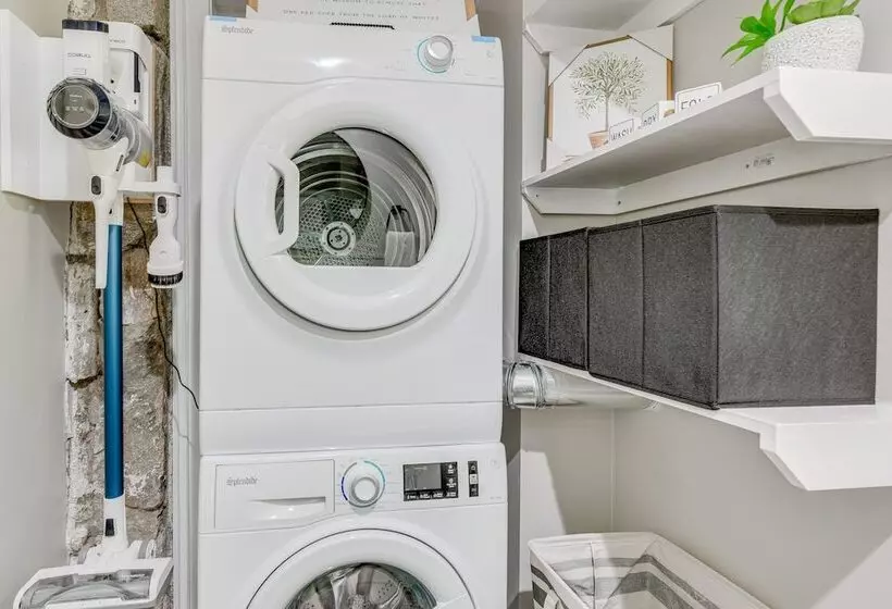 Updated + Modern Waynesville Cottage W/ Fire Pit