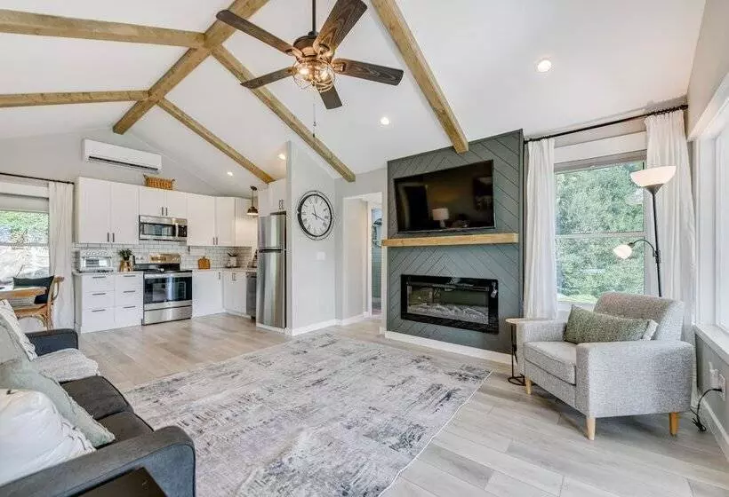 Updated + Modern Waynesville Cottage W/ Fire Pit