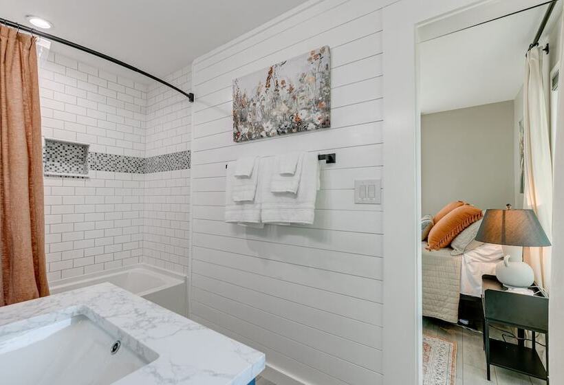 Updated + Modern Waynesville Cottage W/ Fire Pit