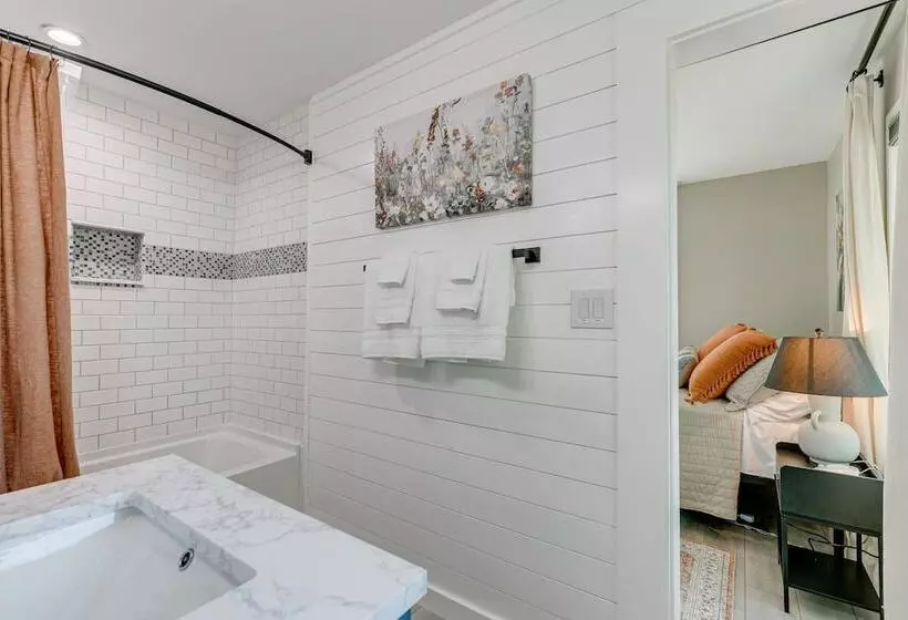 Updated + Modern Waynesville Cottage W/ Fire Pit