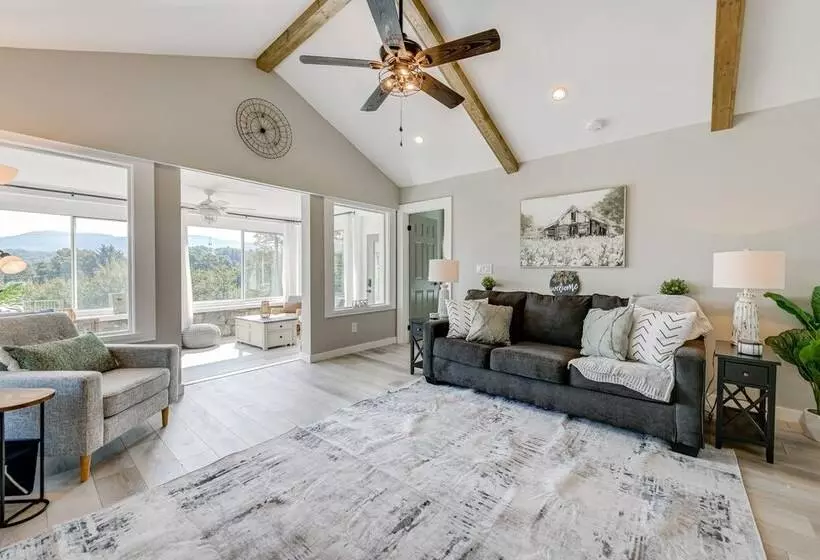 Updated + Modern Waynesville Cottage W/ Fire Pit