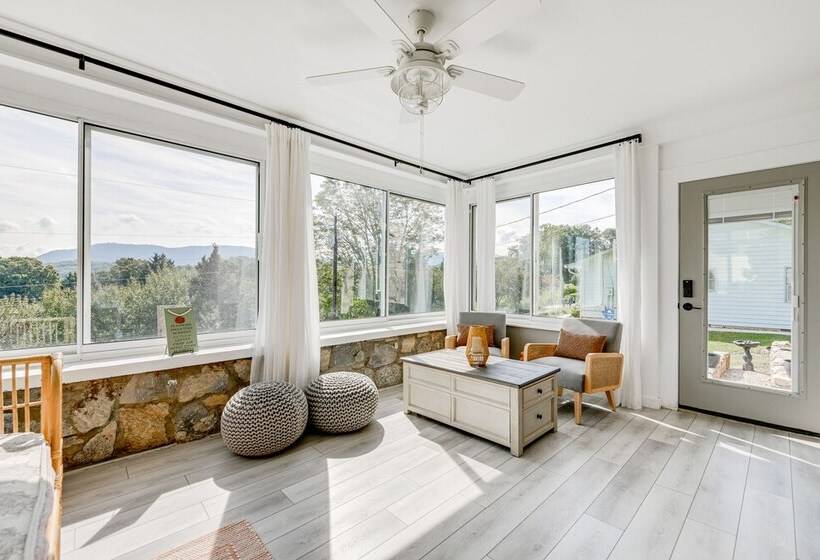 Updated + Modern Waynesville Cottage W/ Fire Pit