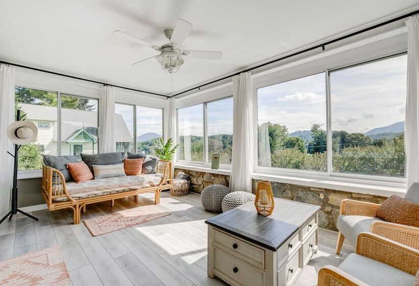 Updated + Modern Waynesville Cottage W/ Fire Pit